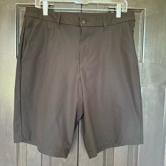 Lululemon Commission Classic Short Men Golf Size 32, 7 in inseam Black - Picture 1 of 10